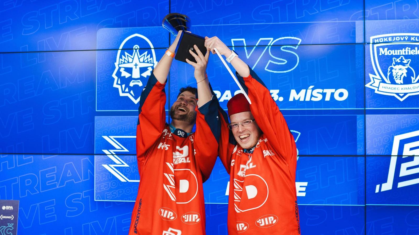 HC Dynamo Pardubice vítězí v sedmé sezoně Esport hokejové ligy