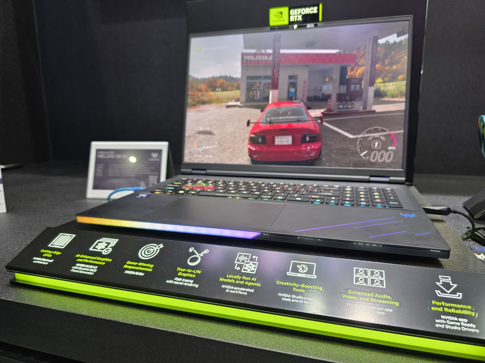Acer na Computexu ukázal herní 3D monitor, handheldy a nový Swift Air