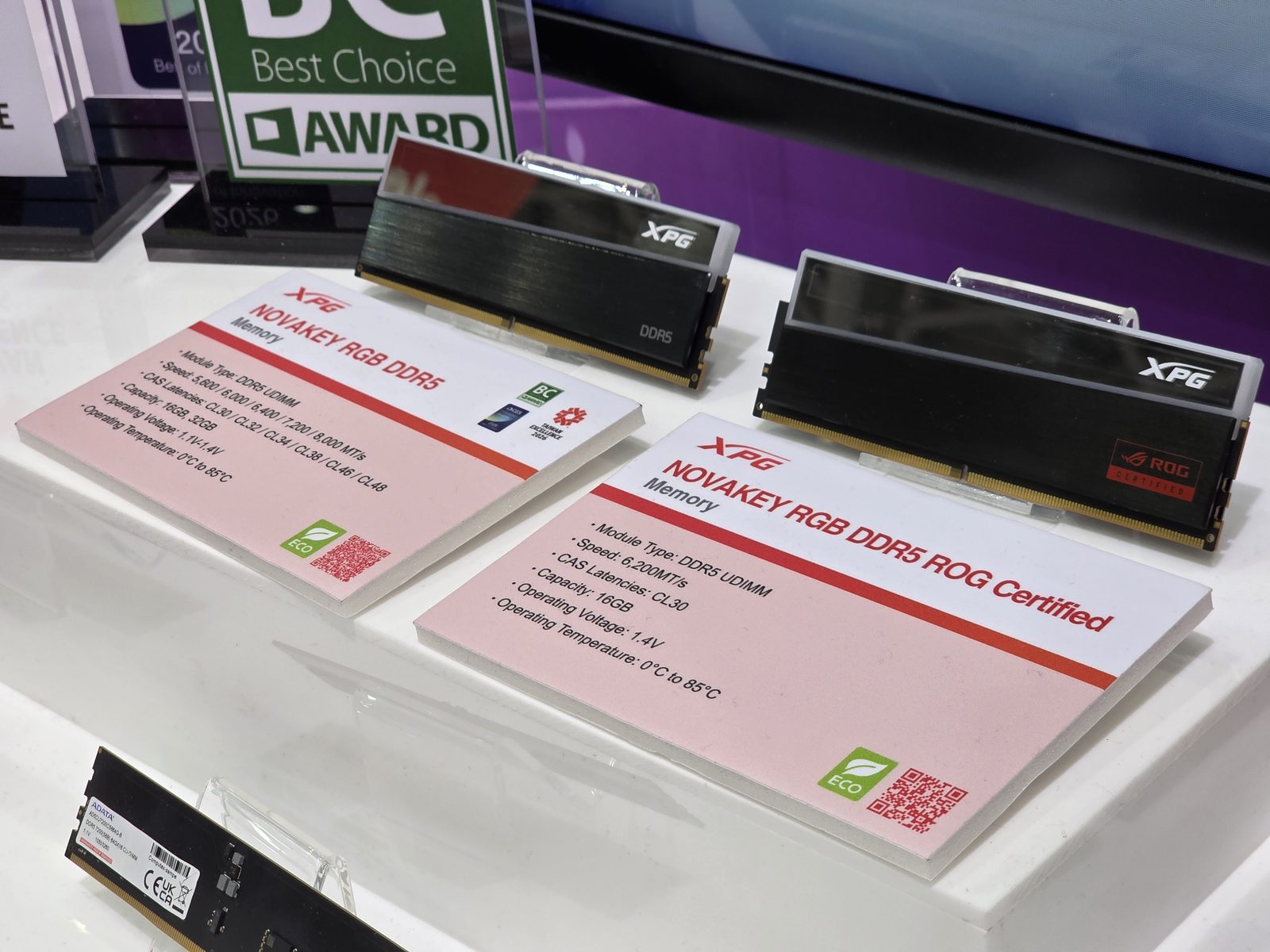 ADATA na Computexu předvedla externí SSD s NFC odemykáním a RAM s nekonečným zrcadlem