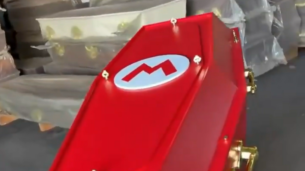 Pohřební firma začala nabízet rakve inspirované Mariem