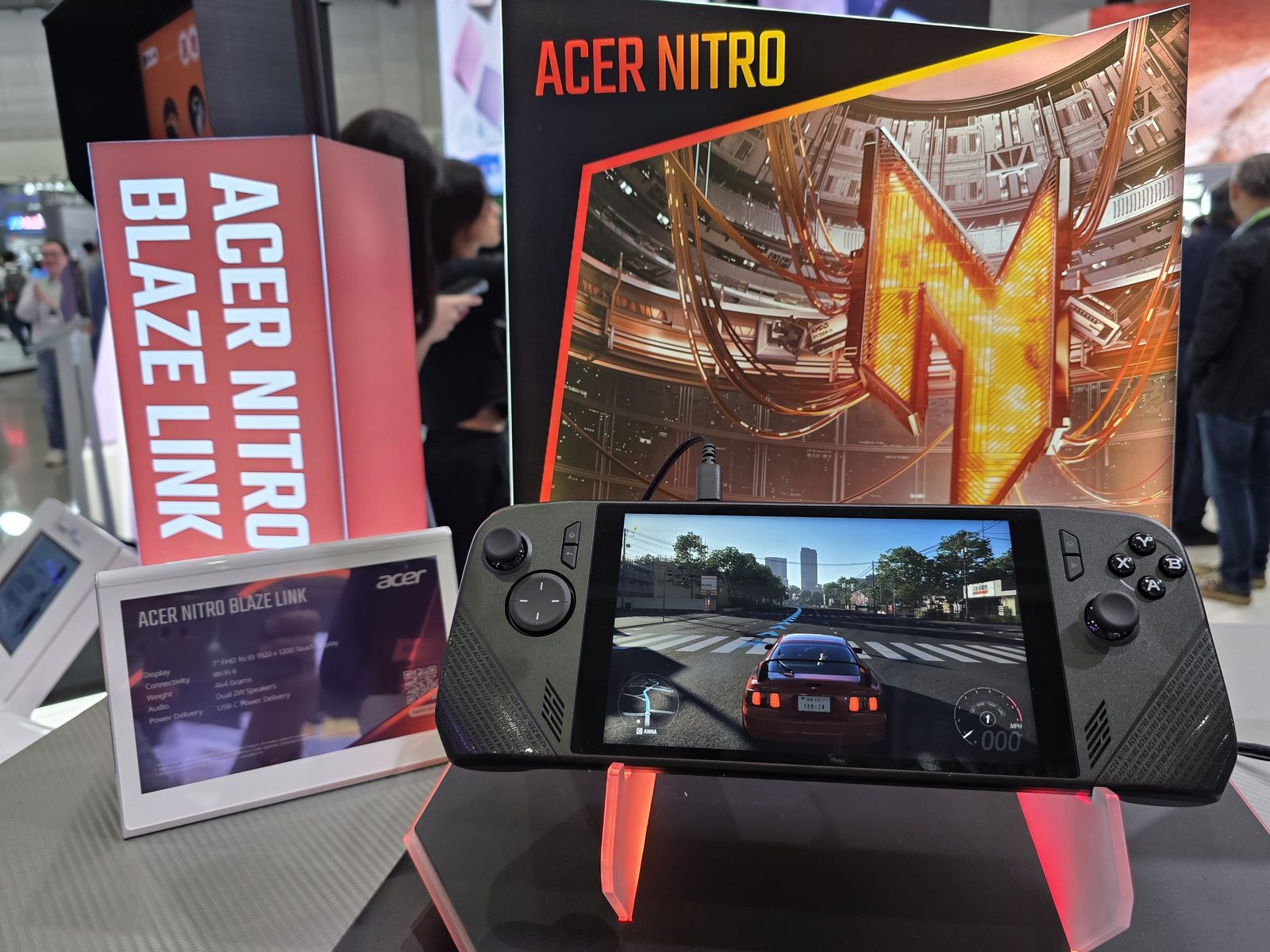 Acer na Computexu ukázal herní 3D monitor, handheldy a nový Swift Air