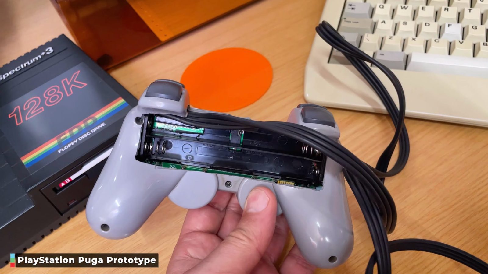 Místo konzole jen ovladač: Objevil se doposud neviděný PlayStation Puga